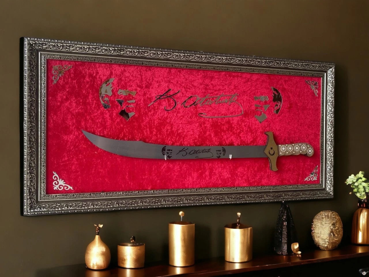 Atatürk İmzalı Kırmızı Kadife Kılıçlı Tablo 40x80 cm