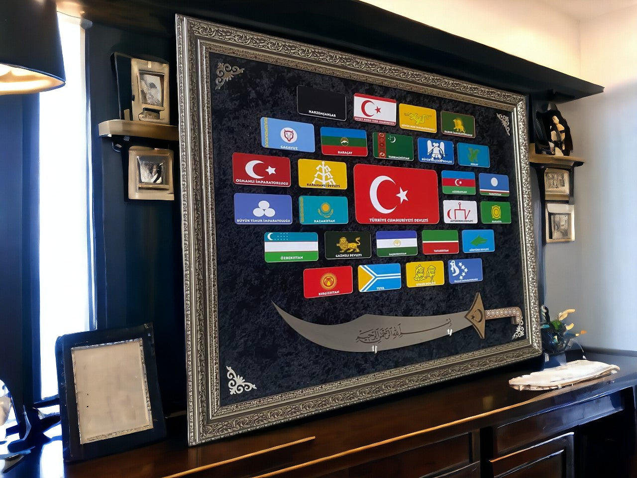 27 Büyük Türk Devletleri Kılıçlı Tablo 60 x 80 cm